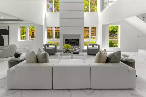 2925 Columbus Blvd, Coral Gables, FL 33134