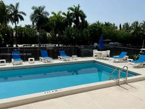 6815 Edgewater Dr #105, Coral Gables, FL 33133