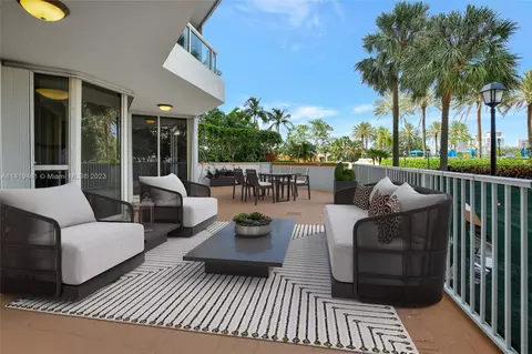 21205 Yacht Club Dr #402, Aventura, FL 33180