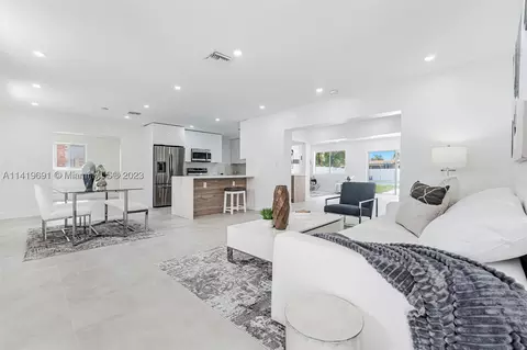 5401 Tyler St, Hollywood, FL 33021