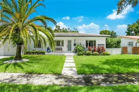 957 NE 99th St, Miami Shores, FL 33138