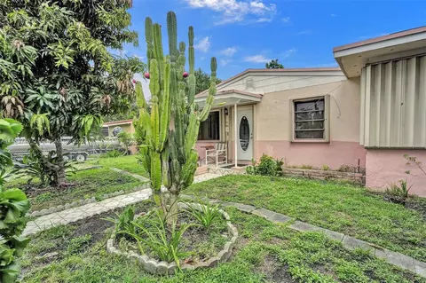 15741 NE 15th Ct, North Miami Beach, FL 33162