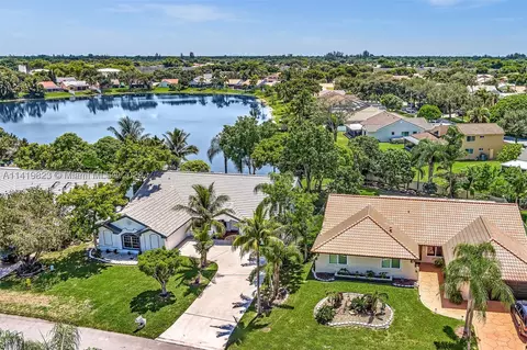 6310 Olde Moat Way, Davie, FL 33331