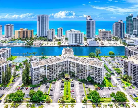 800 Parkview Dr #1029, Hallandale Beach, FL 33009