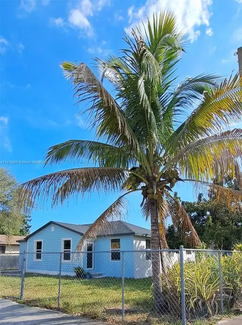 1090-1092 NW 100th Ter, Miami, FL 33150