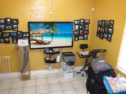 374 W 36 Ter, Hialeah, FL 33012 photo 19