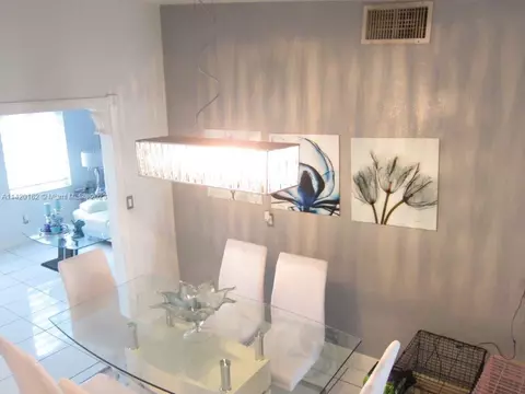 374 W 36 Ter, Hialeah, FL 33012 photo 10