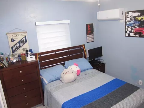 374 W 36 Ter, Hialeah, FL 33012 photo 15