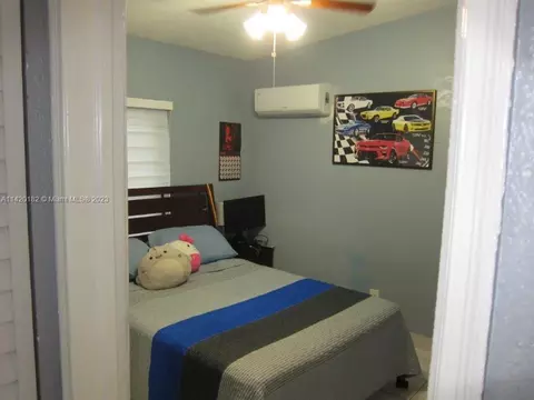 374 W 36 Ter, Hialeah, FL 33012 photo 16