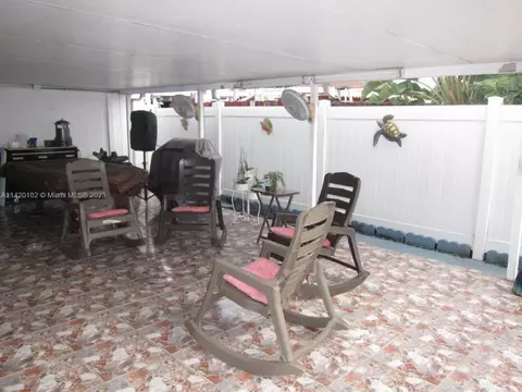 374 W 36 Ter, Hialeah, FL 33012 photo 20