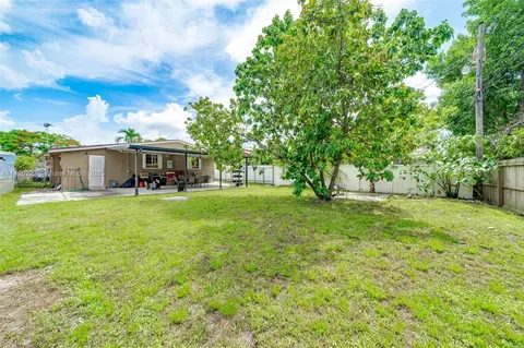 262 E 37th St, Hialeah, FL 33013 photo 34
