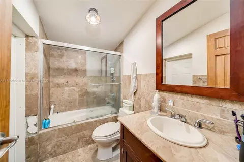 262 E 37th St, Hialeah, FL 33013 photo 18