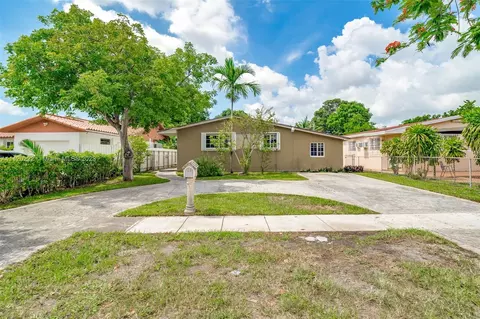 262 E 37th St, Hialeah, FL 33013 photo 3