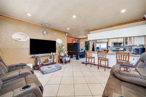 262 E 37th St, Hialeah, FL 33013 photo 6