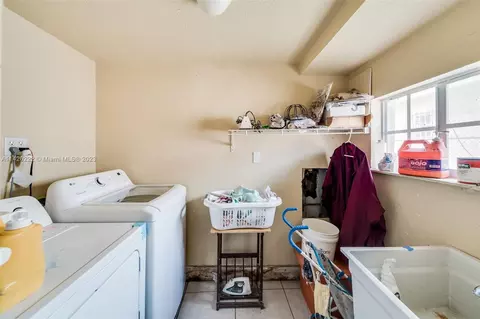 262 E 37th St, Hialeah, FL 33013 photo 26