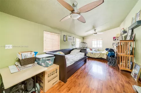 262 E 37th St, Hialeah, FL 33013 photo 23