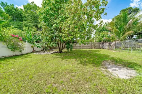 262 E 37th St, Hialeah, FL 33013 photo 36