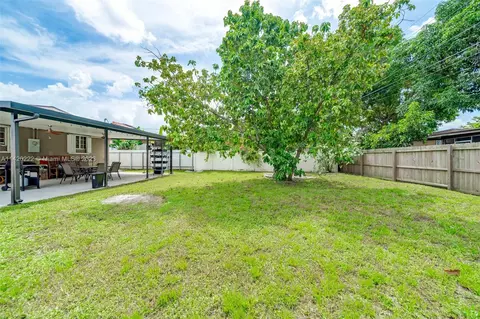 262 E 37th St, Hialeah, FL 33013 photo 33