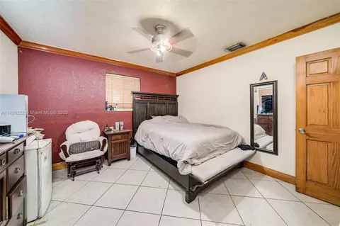 262 E 37th St, Hialeah, FL 33013 photo 20