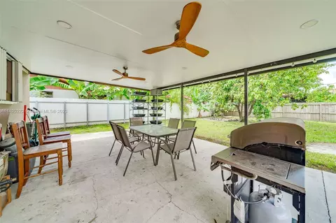 262 E 37th St, Hialeah, FL 33013 photo 31