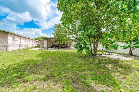 262 E 37th St, Hialeah, FL 33013 photo 35