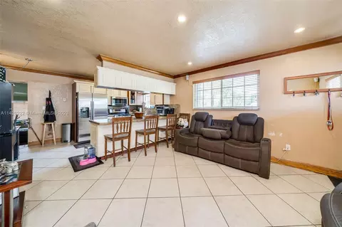 262 E 37th St, Hialeah, FL 33013 photo 7