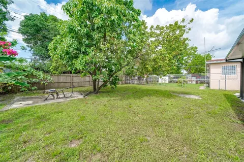262 E 37th St, Hialeah, FL 33013 photo 37