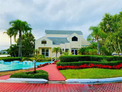 3405 NW 44th St #106, Oakland Park, FL 33309