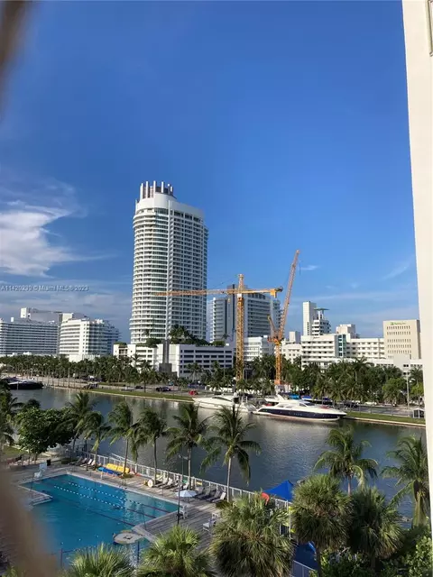 4101 Pine Tree Dr #511, Miami Beach, FL 33140