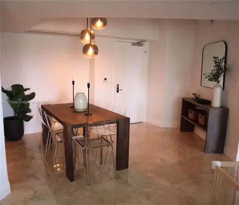 19900 E Country Club Dr #808, Aventura, FL 33180