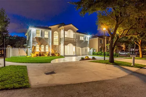 8521 NW 162nd St, Miami Lakes, FL 33016