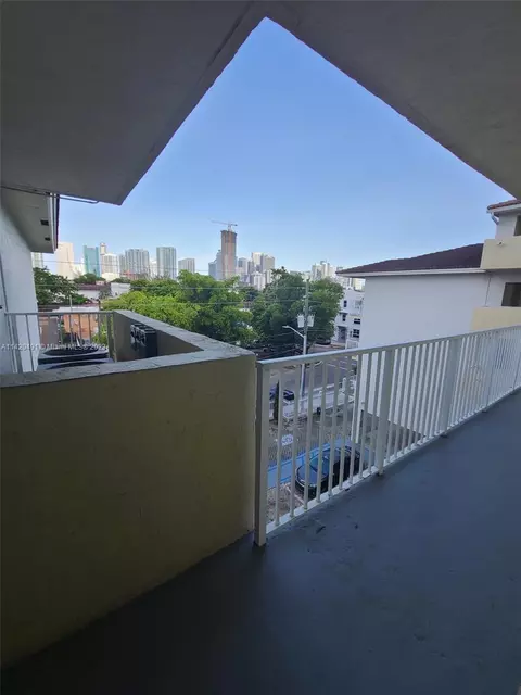 134 SW 7th Ave #404, Miami, FL 33130