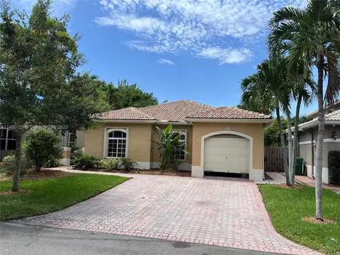 9110 SW 162nd St, Palmetto Bay, FL 33157