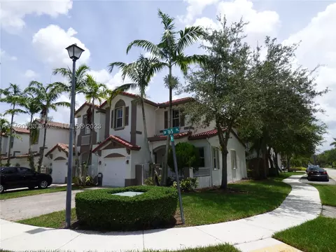 6375 SW 165th Pl, Miami, FL 33193