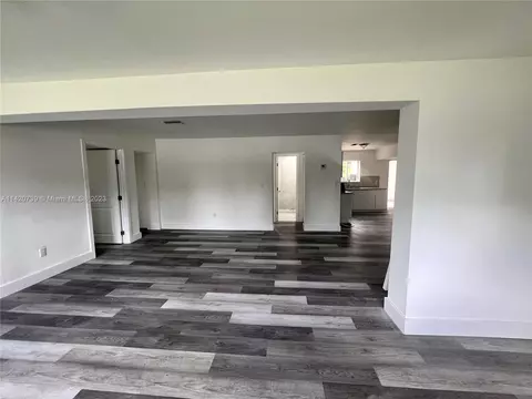260 NW 179th Ter, Miami Gardens, FL 33169
