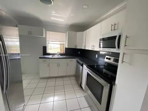 2025 NE 164th St #516, North Miami Beach, FL 33162