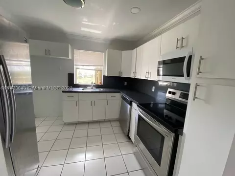 2025 NE 164th St #516, North Miami Beach, FL 33162