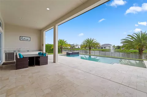 6835 S Stillwater Shores Dr, Davie, FL 33314