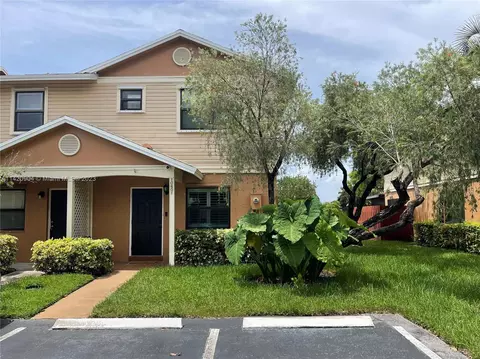 10601 NW 8th St, Pembroke Pines, FL 33026