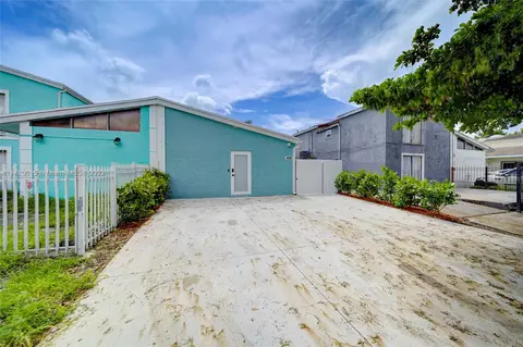 4608 NW 185th St, Miami Gardens, FL 33055