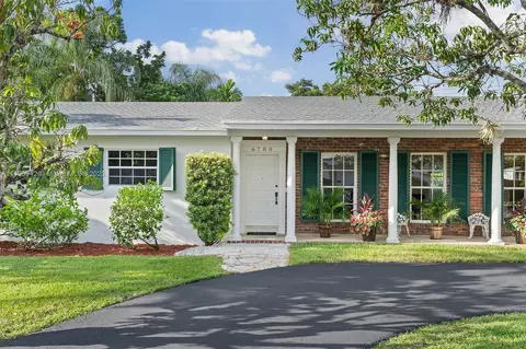 6780 SW 62nd Ter, South Miami, FL 33143