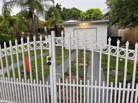 80 NW 124th St, North Miami, FL 33168