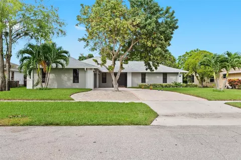 13575 Columbine Ave, Wellington, FL 33414