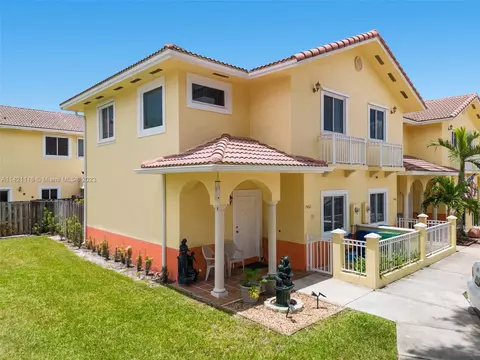 7462 NW 180th Ter, Hialeah, FL 33015