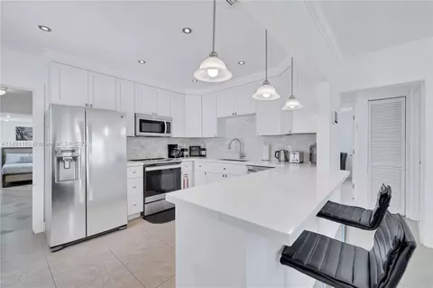 2427 Harding St, Hollywood, FL 33020