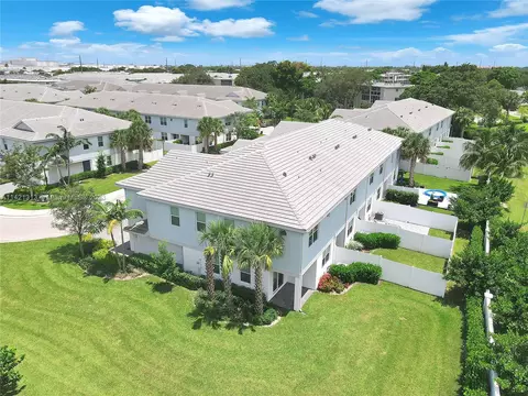 501 Spoonbill Ter, Deerfield Beach, FL 33442
