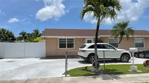 30231 SW 152nd Ave, Homestead, FL 33033