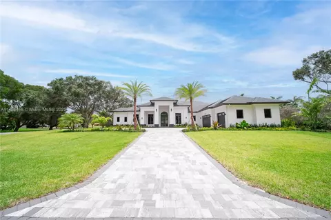 10650 SW 26th Ct, Davie, FL 33328