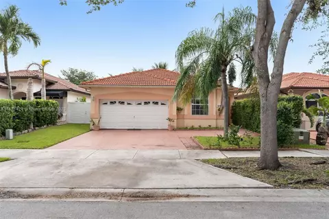 8141 NW 200th Ter, Hialeah, FL 33015