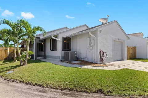 11031 SW 12th Ct, Pembroke Pines, FL 33025